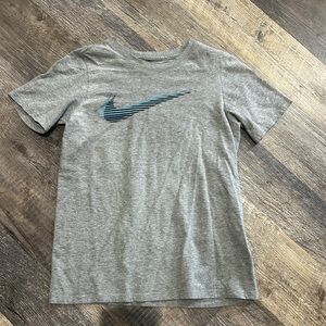 Boys Nike short sleve shirt